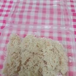 แม่หน่อยข้าวมันไก่ข้าวขาหมูโค้งวัด