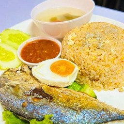 ข้าวผัดน้ำพริกปลาทู(Fried rice with mackerel chili paste)