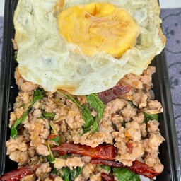 ข้าวกระเพราหมูสับราดข้าว