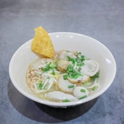 ก๋วยเตี๋ยวปลาแคระ (ร้านลูกชิ้นปลานายเตี้ย)