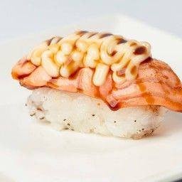 ซูชิ แซลมอนมาโย คำละ