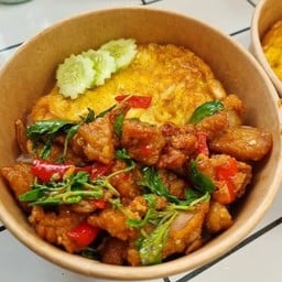 ข้าวกะเพราไก่กรอบ