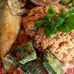 ข้าวคลุกน้ำพริกนรกปลาย่าง+น้ำพริกกะปิ