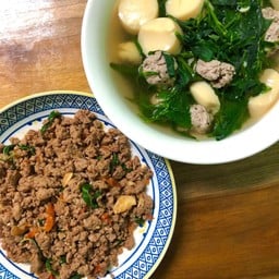 แกงจืด+กะเพราหมูสับ