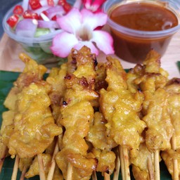 หมูสะเต๊ะ 30 ไม้ ฟรีขนมปังปิ้ง 1 แผ่น