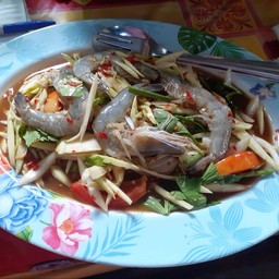 ยำมะม่วงกุ้งสด