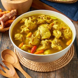 ไก่ต้มขมิ้น