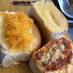 ปังนึ่งไส้ทะลักชุดD