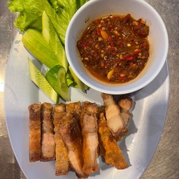 หมูสามชั้นทอดน้ำปลา