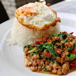 ข้าวกะเพราหมูสับ ไข่ดาว