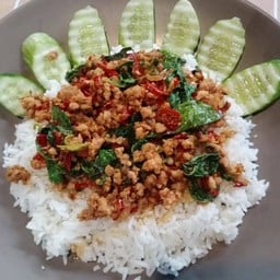 ข้าวผัดกะเพราหมูสับ