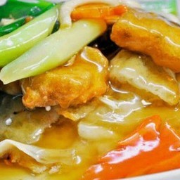 ราดหน้า เต้าหู้ทอด