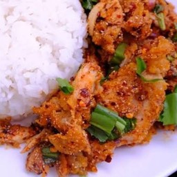 ข้าวยำไก่แซ่บรสฮอตสไปซี่