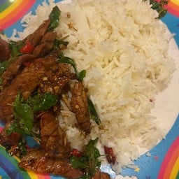 ข้าวกะเพราเนื้อย่าง