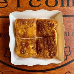 ขนมปังปิ้ง เนย + น้ำตาลทรายแดง