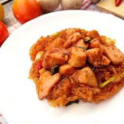 เส้นแก้วเย็นตาโฟต้มยำอกไก่