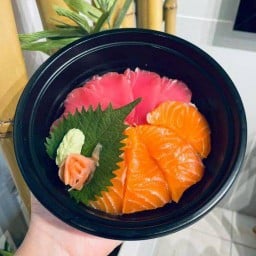 ข้าวหน้าแซลมอนทูน่า