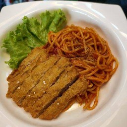 สปาเกตตี้ซอสมะเขือไก่ทอด