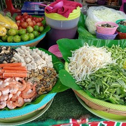 ส้มตำป่า 101 ตลาดนัดเรือบิน