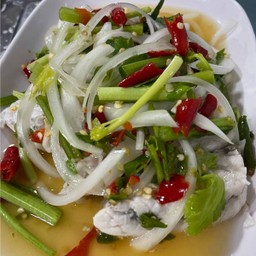 ยำปลากะพง