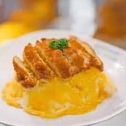 ข้าวไข่ข้นหมูทรงคัดสึ