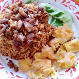 ข้าวคลุกน้ำพริก (หมูทอดกระเทียม)