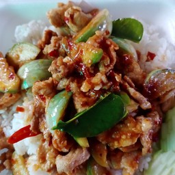 ผัดพริกแกงหมูมะเขือ