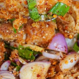 ข้าวยำไก่แซ่บรสลาบ