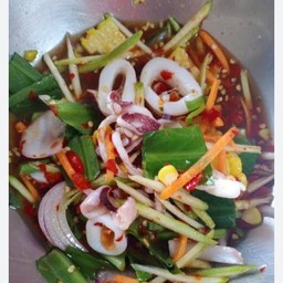 ก๋วยเตี๋ยว หมูน้ำตกสามแยกต้นมะขาม ต้อง ลอง นะจ๊ะ