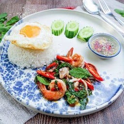 กระเพราทะเลราดข้าว