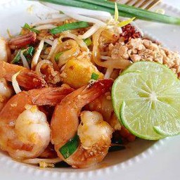 ผัดไทกุ้งสด