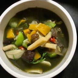 แกงเห็ดสนามบิน หน้าโกไข่เจ้น้อยสนามบินลำปาง