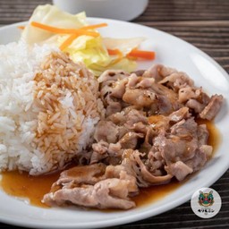 TA ข้าวเนื้อสไลด์ ราดซอส KIRAKIRAMON