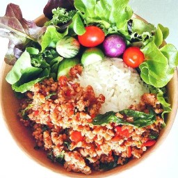 ครัวอิ่มท้อง by เก่งคุง ข้าว/คอหมูย่าง/ไก่ย่าง/ซี่โครงหมูย่าง สาขาลาดพร้าว