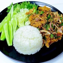 ข้่าวยำไก่แซ่บ