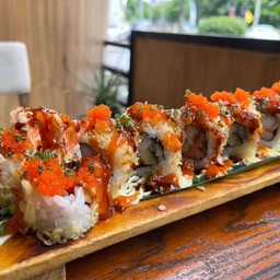 Tempura roll sushi