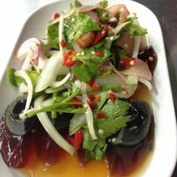 [อร่อยซ่ากับโค้ก] ยำไข่เยี่ยวม้า +  โค้ก ออริจินัล (ขวด)