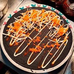 เครปปูอัดไข่กุ้งซอสพิซซ่า