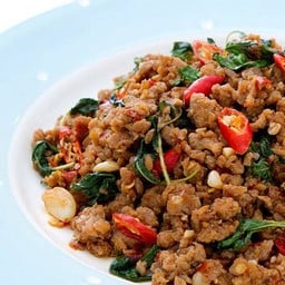 กะเพราหน้อไม้หมูสับเป็นกับข้าว