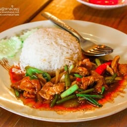 ผัดพริกเผาหมูราดข้าว