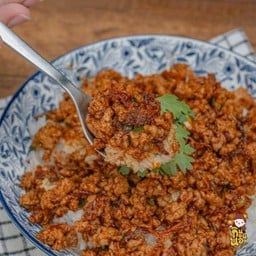 ผัดพริกเผาหมูสับราดข้าว