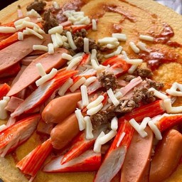 พิซซ่าปูอัดไส้กรอกชีสยืด