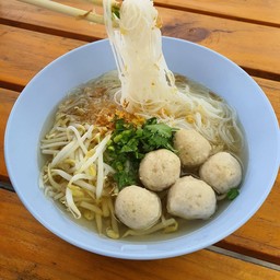 ก๋วยเตี๋ยวลูกชิ้นเนื้อ