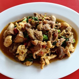 ผัดกระเพราเครื่องในไก่