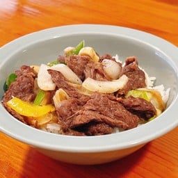 ข้าวหน้าเนื้อผัดซอสน้ำมันหอย(HS)