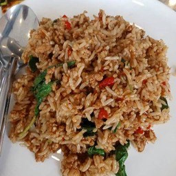 ข้าวกระเพราคลุกหมูสับ