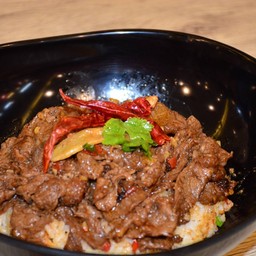 ผัดหม่าล่าเนื้อ (ราดข้าว)