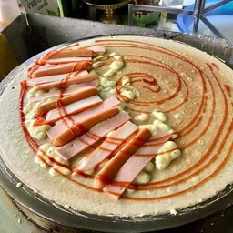 เครปชีสยืดไส้กรอกแฮม