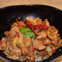 ผัดหม่าล่าไก่ (ราดข้าว)