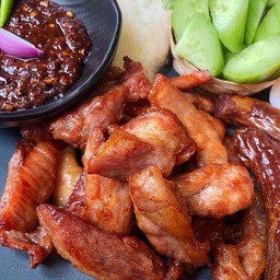 ข้าวหมูทอดจอ้มแจ่ว